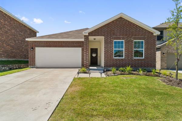 754 Windsor Court, Lavon, TX 75166