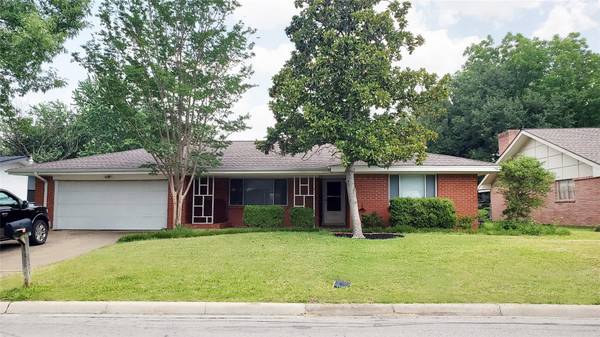 1711 Bradford Drive, Arlington, TX 76010