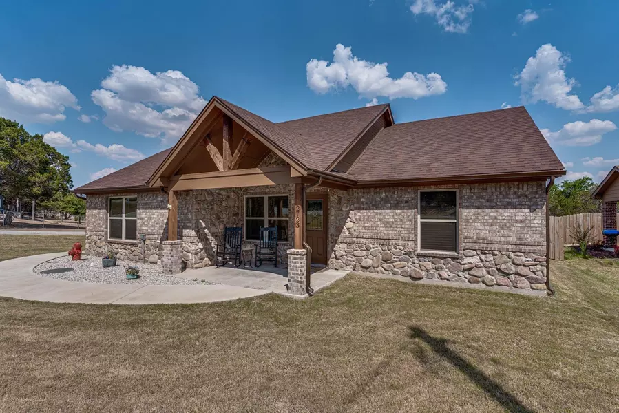 2723 San Gabriel Drive, Granbury, TX 76048