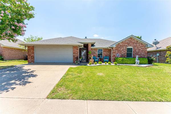 1003 E Burnett Street, Ennis, TX 75119