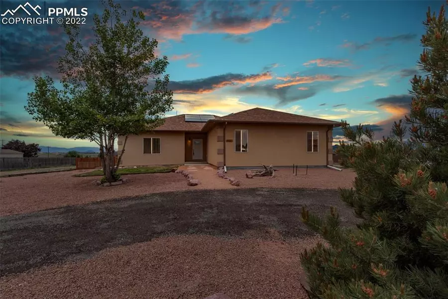 1121 N Calico Rock LN, Pueblo West, CO 81007