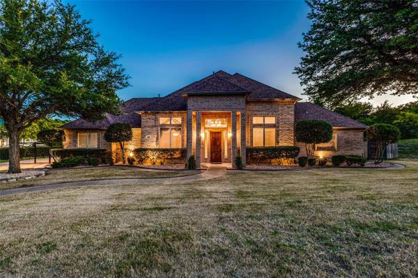 2616 Whispering Oaks Cove, Cedar Hill, TX 75104