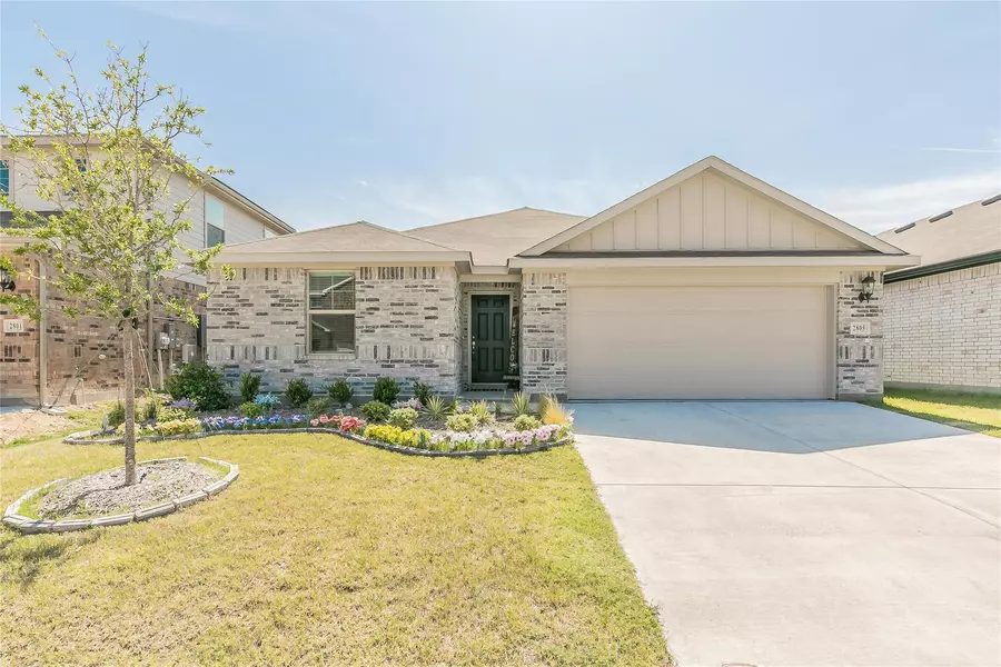 2805 Arkose Drive, Fort Worth, TX 76108