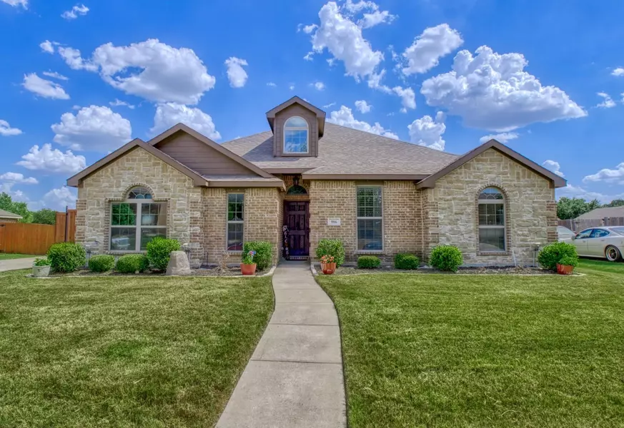 906 Sage Meadow Drive, Glenn Heights, TX 75154