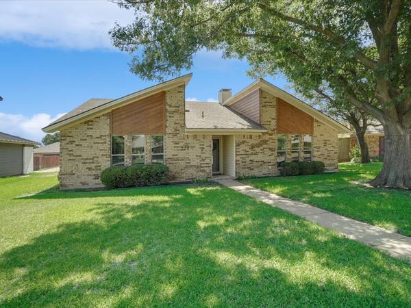 228 Glenwood Drive, Coppell, TX 75019