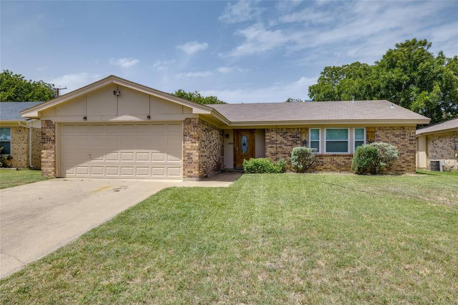 4413 Aspen Way, Haltom City, TX 76137