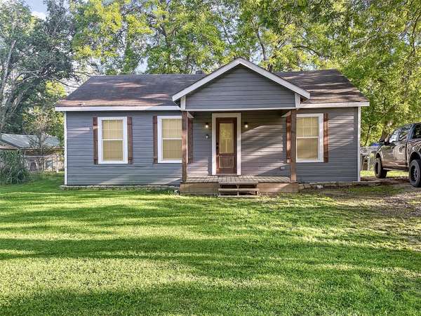 205 Sunset Street, Roxton, TX 75477