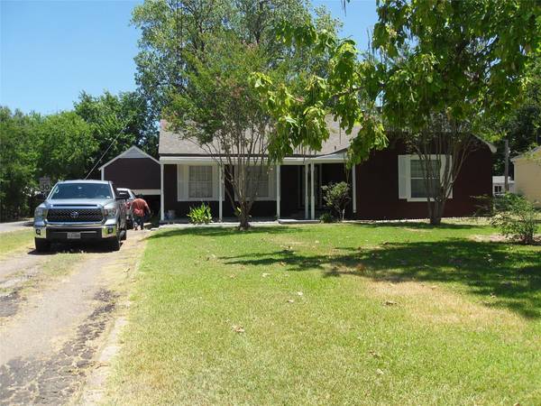 1012 Wolfe City Drive, Greenville, TX 75401