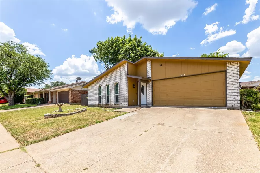 2602 Meadowview Drive, Arlington, TX 76016