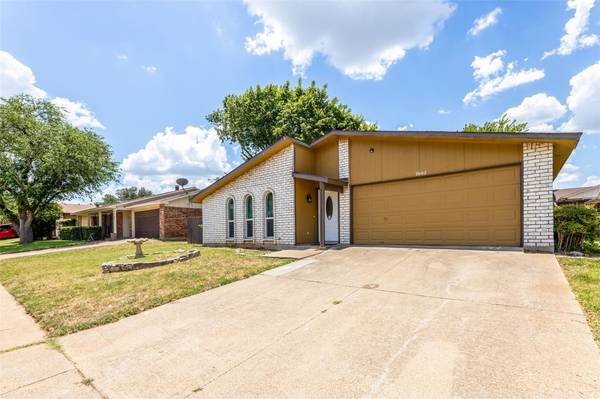 2602 Meadowview Drive, Arlington, TX 76016