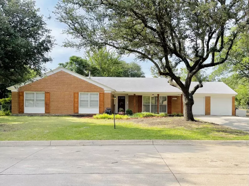 5837 Wales Avenue, Fort Worth, TX 76133