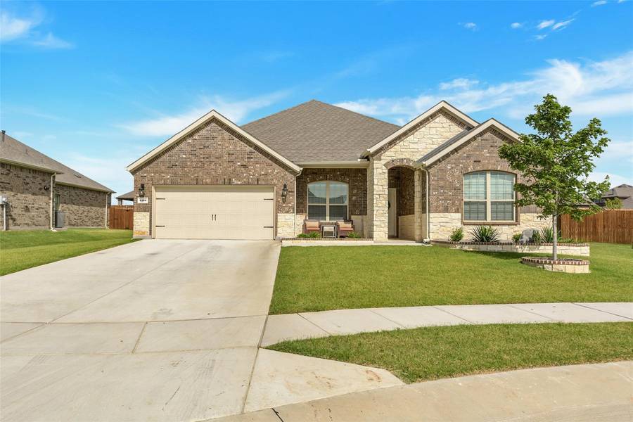 3105 Pan Way, Aubrey, TX 76227