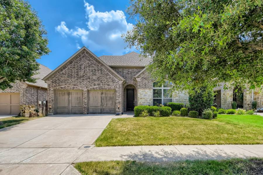 8817 Bluestem Drive, Lantana, TX 76226