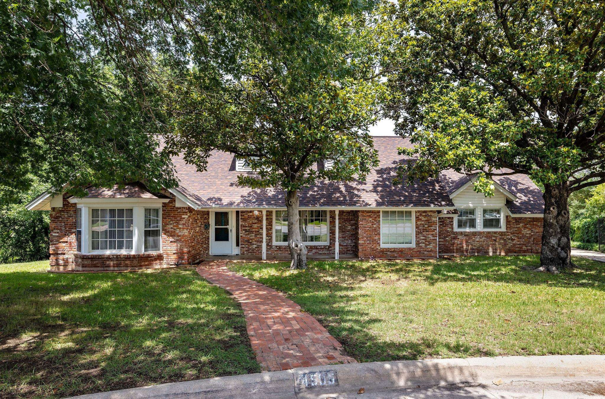 4505 Raintree Court, Fort Worth, TX 76103