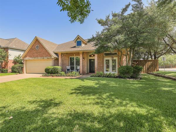 2201 Branchwood Drive, Grapevine, TX 76051