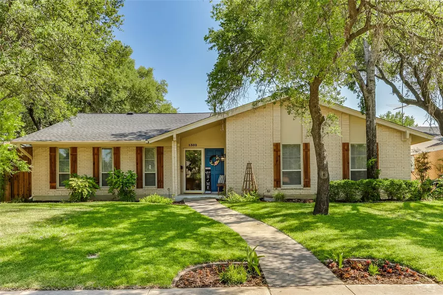 1302 Dogwood Trail, Lewisville, TX 75067