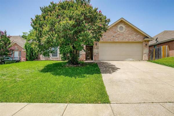 939 Rolling Meadows Drive, Burleson, TX 76028