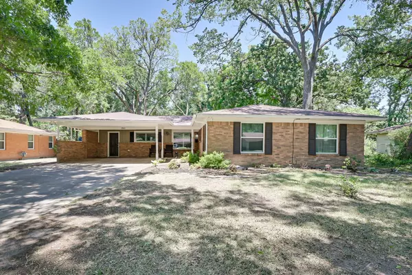 1911 Fairfax Drive, Corsicana, TX 75110