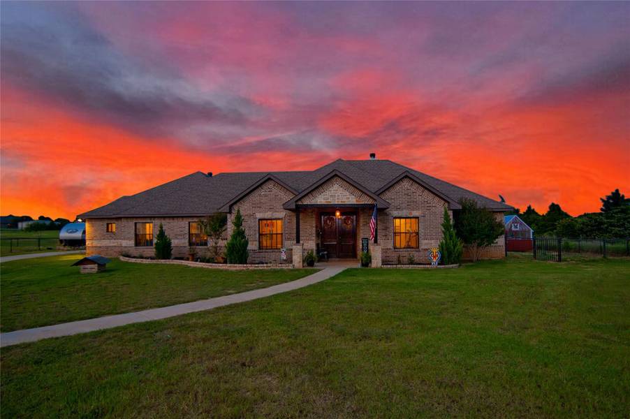 147 Horse Whisperer Court, Decatur, TX 76234