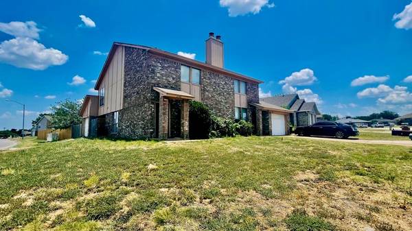 2744 Countryside Lane, Fort Worth, TX 76133