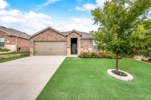 960 Alton Drive, Aubrey, TX 76227