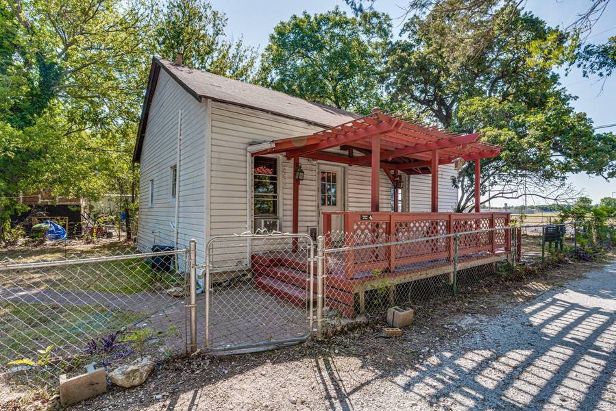 903 E 2nd Street, Cleburne, TX 76031