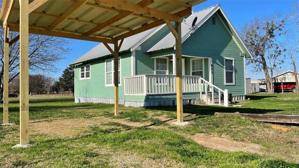 803 N Smith Avenue, Dawson, TX 76639