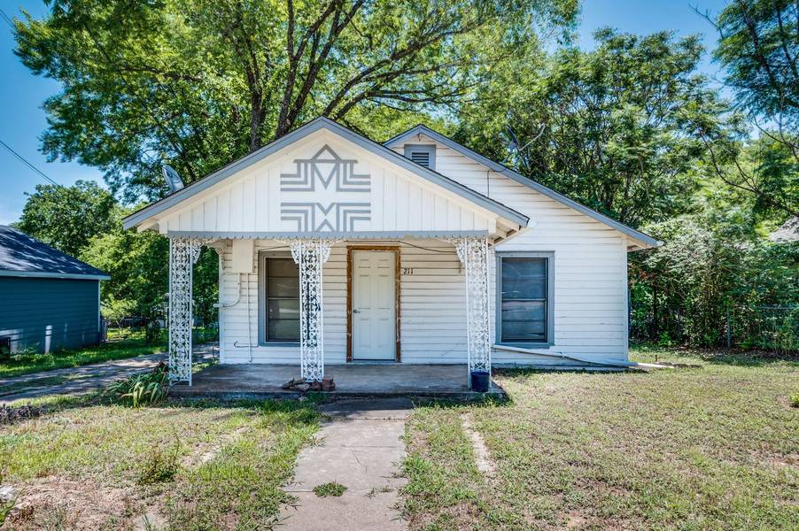 211 S Watson Street, Alvarado, TX 76009