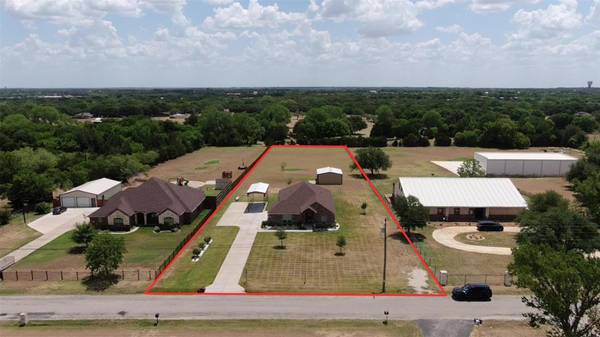 122 Trailwood Drive, Joshua, TX 76058