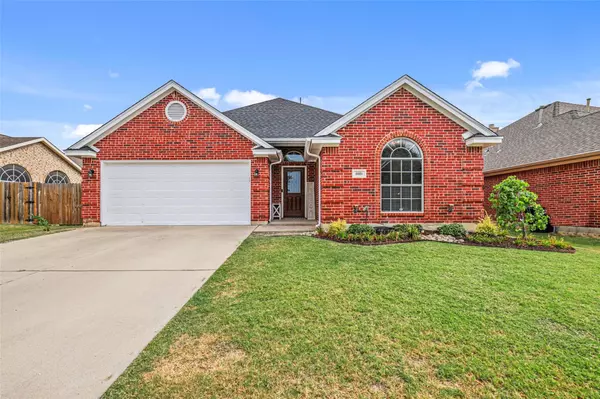 8801 Saranac Trail, Fort Worth, TX 76118