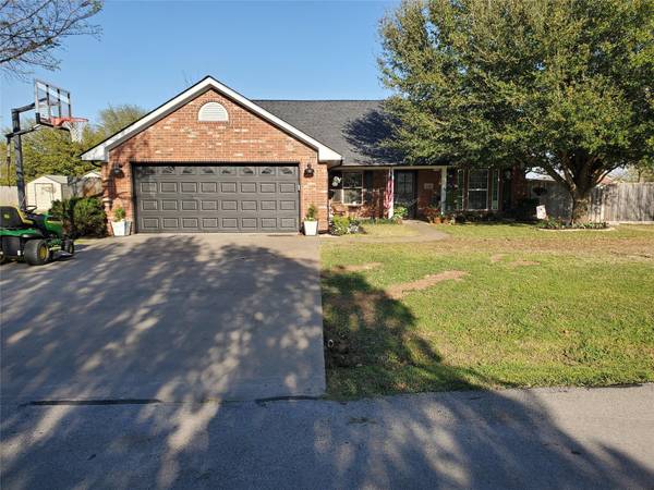 320 Flying Bridge Drive, Gun Barrel City, TX 75156