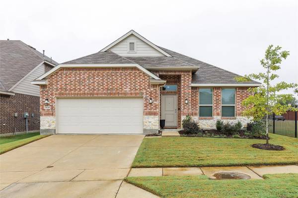 7645 Spring Drive, Watauga, TX 76148