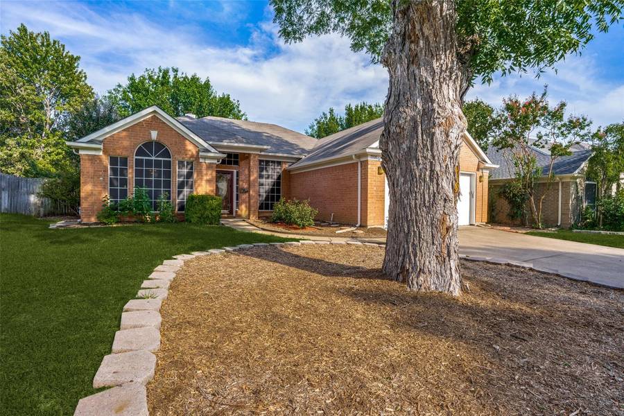 5908 Rushing Creek Court, Haltom City, TX 76137