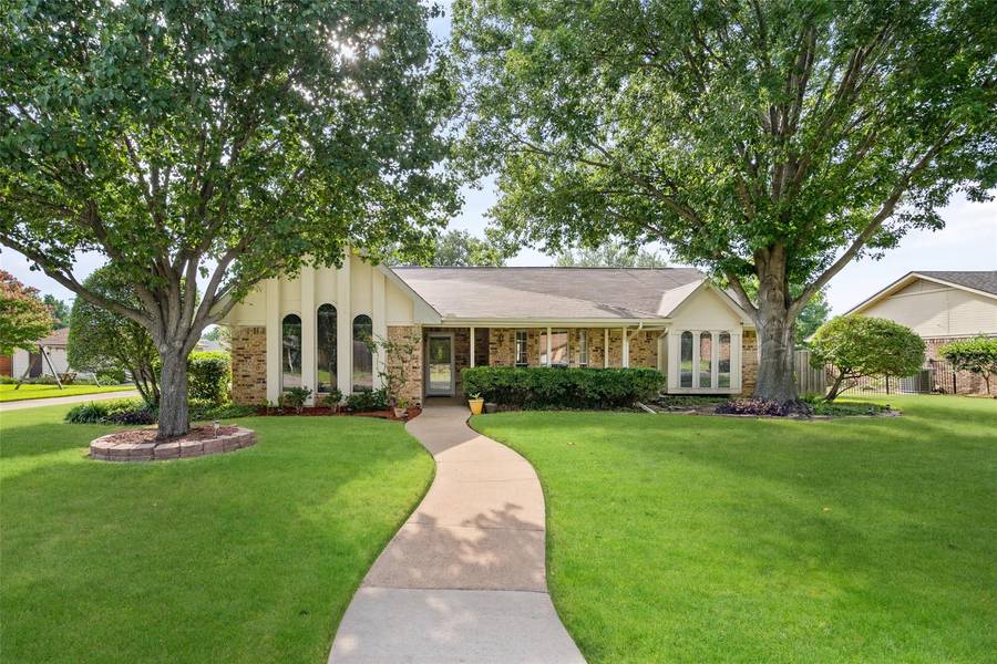 610 Greensprings Street, Highland Village, TX 75077