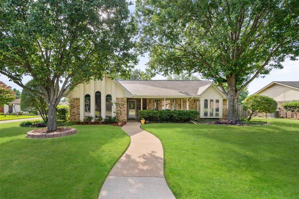 610 Greensprings Street, Highland Village, TX 75077