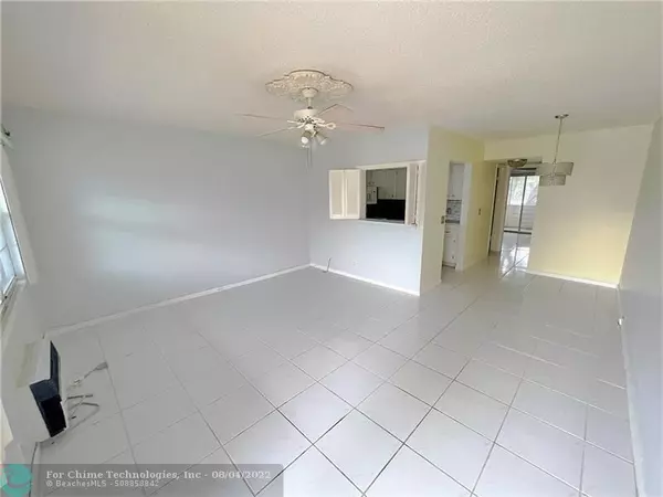 Deerfield Beach, FL 33442,115 Farnham E  #115