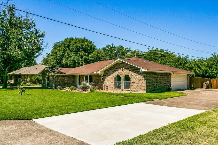 525 Medina Drive, Highland Village, TX 75077