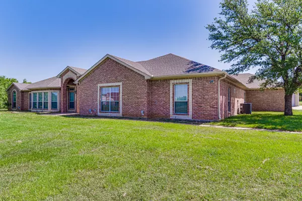 Burleson, TX 76028,6624 Shadow Valley Drive