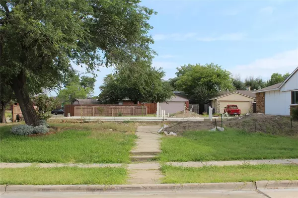 5552 Vaden Street, The Colony, TX 75056