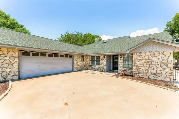 Granbury, TX 76048,3905 E Chippewa Trail