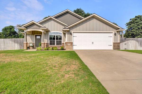 382 Noah, Lindale, TX 75771