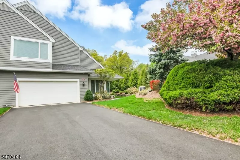 149 Brewster Rd, Wyckoff Twp., NJ 07481