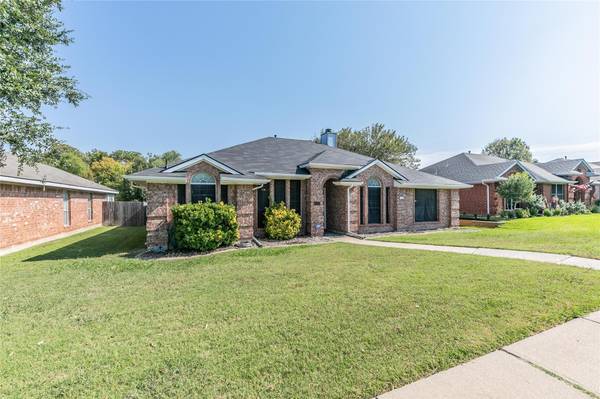 3220 Riverview Drive, Mesquite, TX 75181