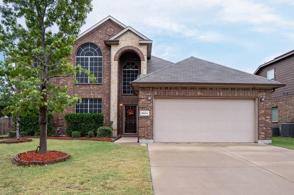 8224 Misty Water Drive, Fort Worth, TX 76131