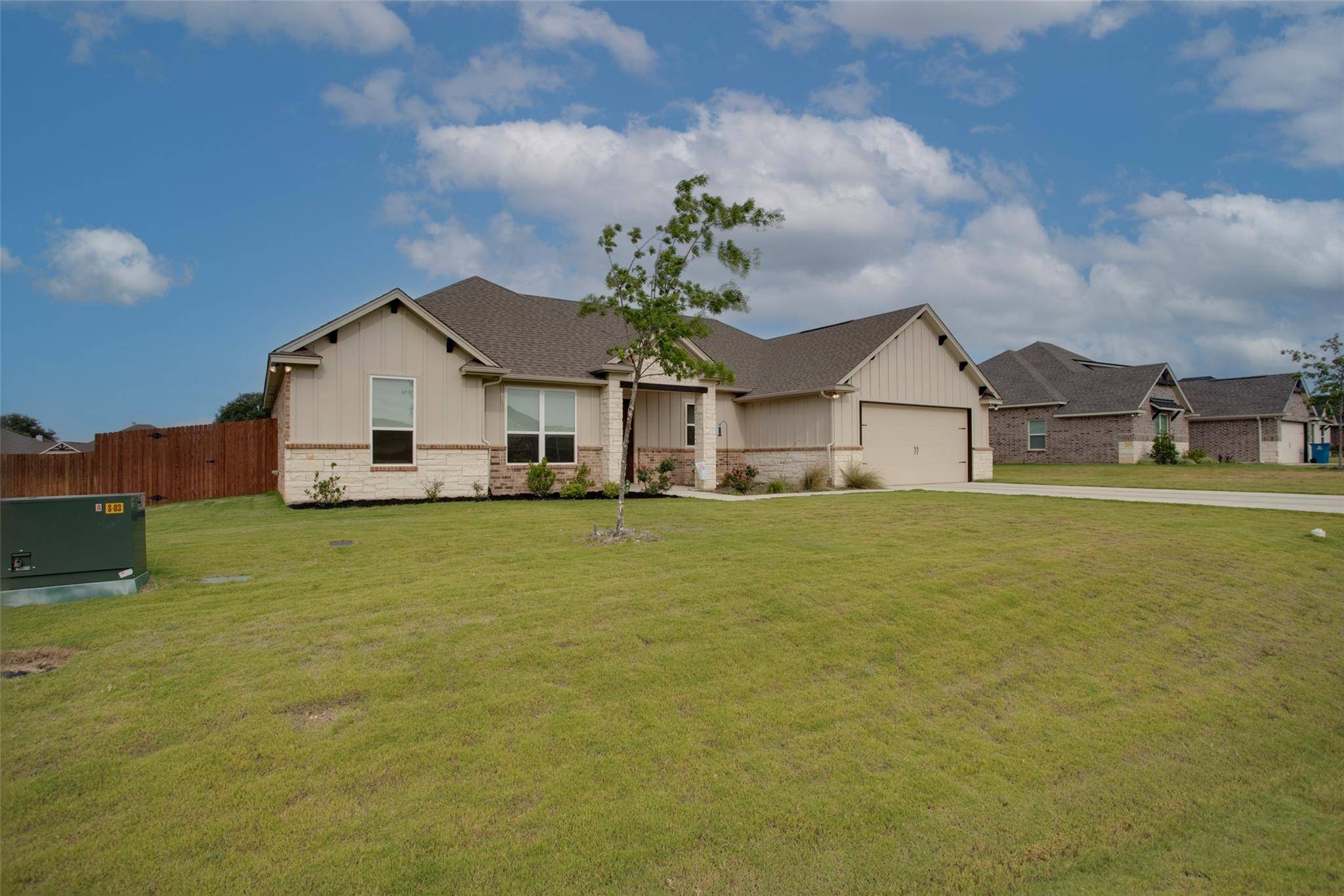 Granbury, TX 76049,3018 Meandering Way