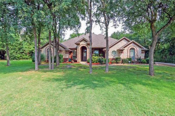 4052 Tortoise Lane, Fort Worth, TX 76135