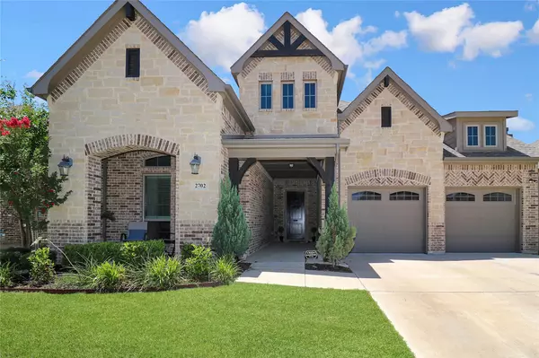 2702 Sky Ridge Road, Arlington, TX 76001