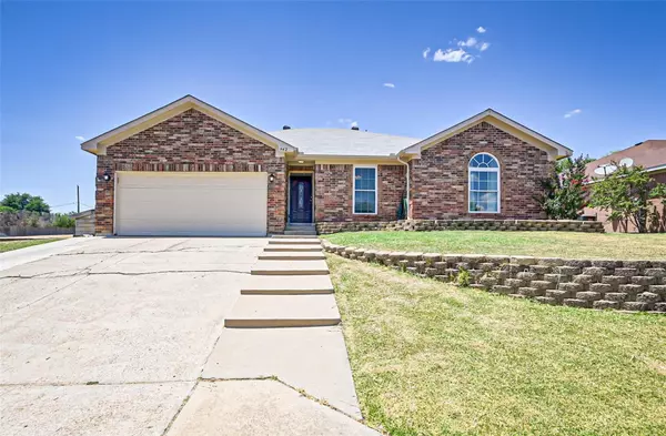 942 Jacobs Crossing Court, Burleson, TX 76028