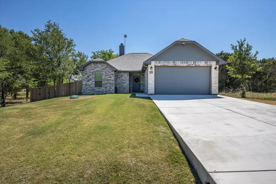 5504 Stonegate Circle, Granbury, TX 76048