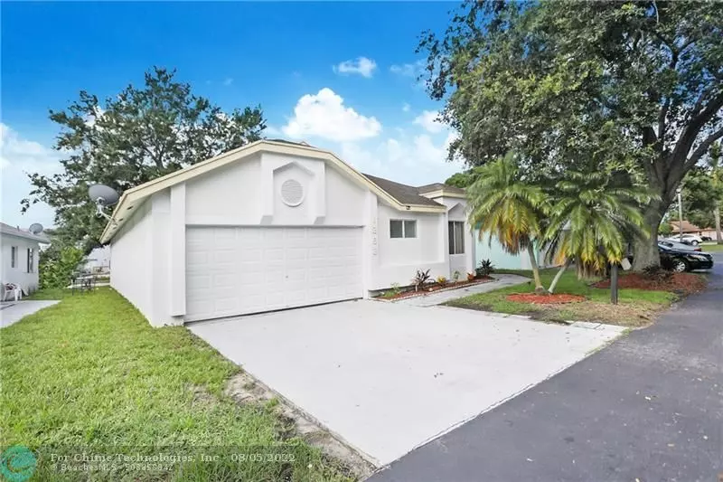 1363 W Glen Oak Road, North Lauderdale, FL 33068